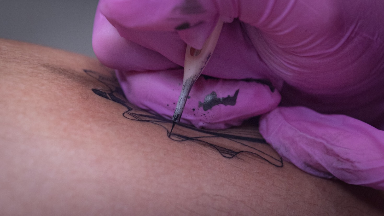 El arte de tatuar en la comodidad de tu hogar